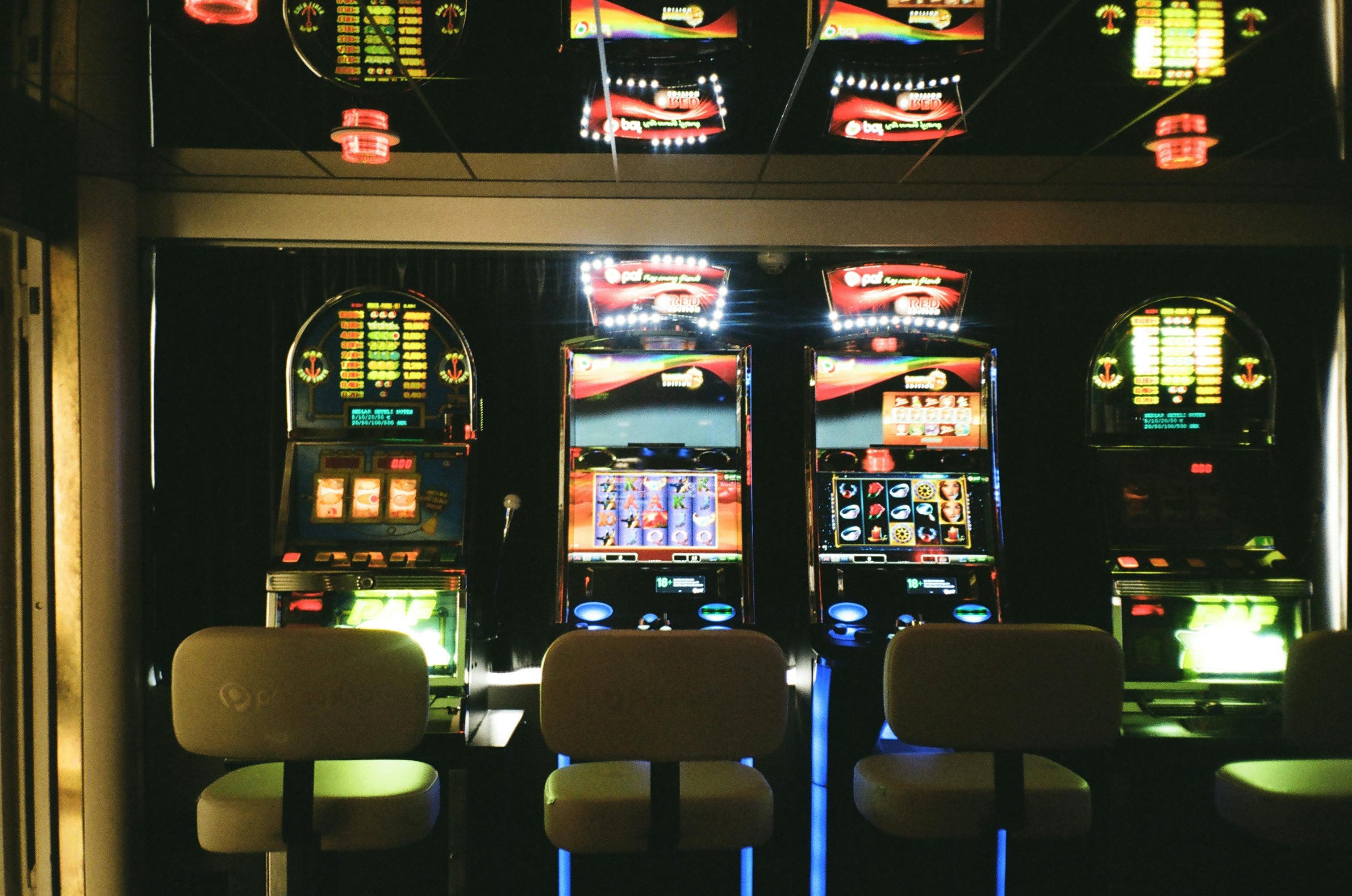 Philippine players browsing tp999 sportsbook categories on a smartphone